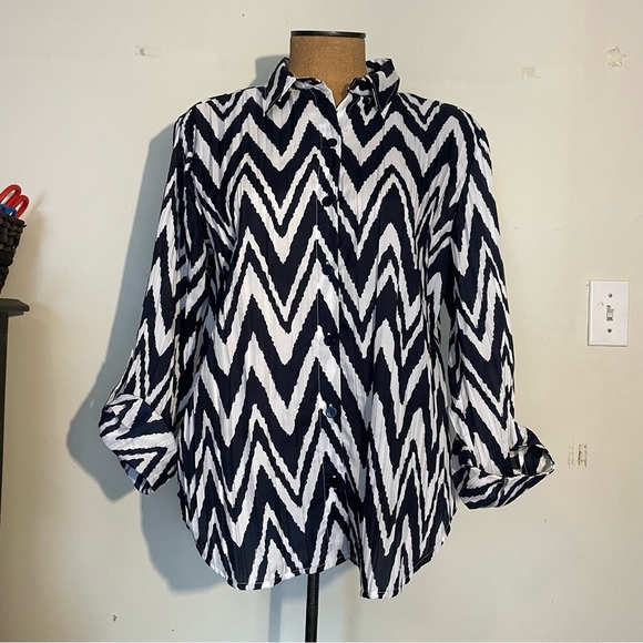 Chico’s blue/white blouse long sleeve Chico’s size 2=XL - Picture 1 of 4